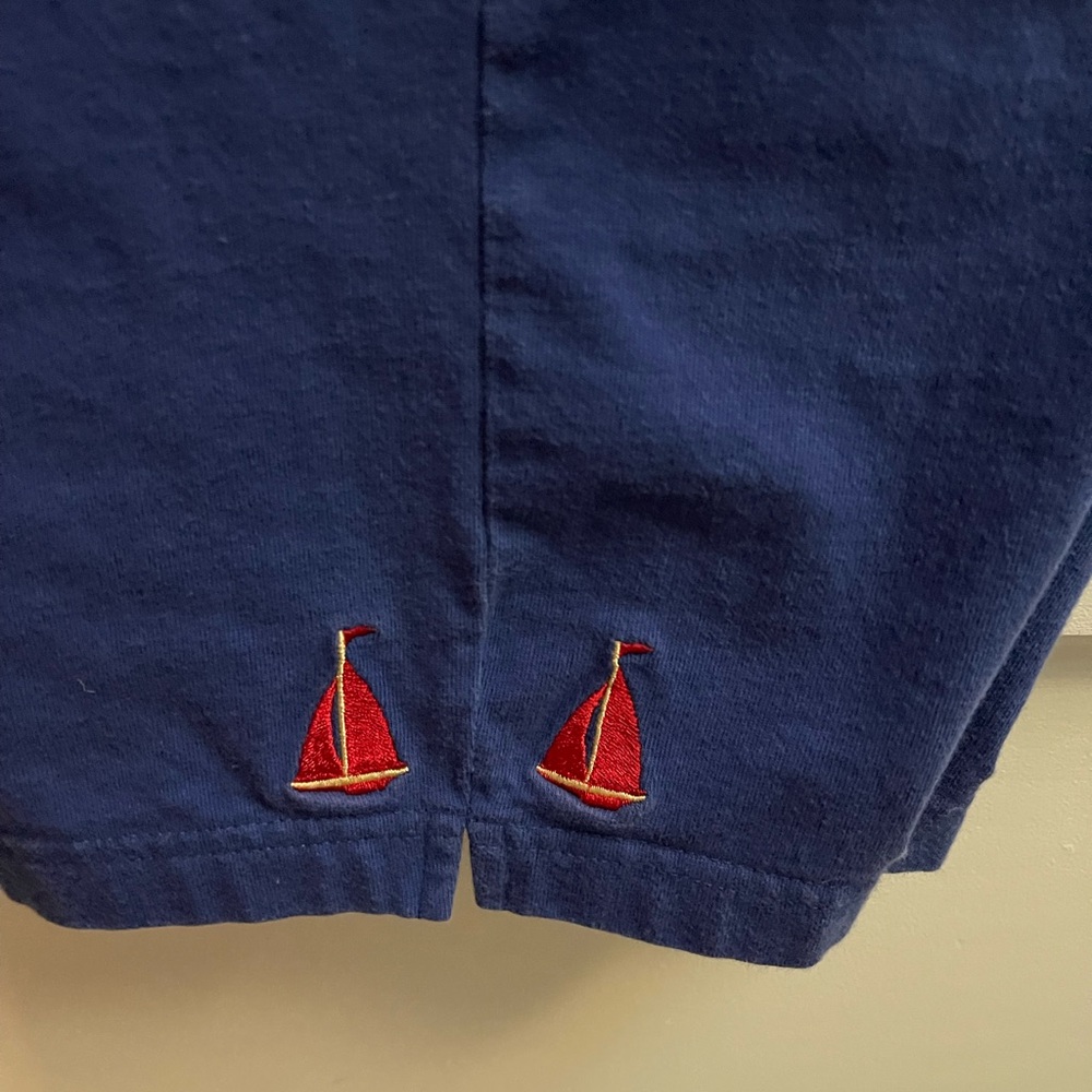 The Quacker Factory Women’s Navy Capris 2 pc Set with Red Sailboat - Picture 4 of 7